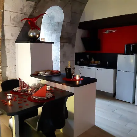 Luxueux A Ambrieres-les-vallees - 85 M² Avec Jacuzzi Daire