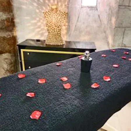 Luxueux A Ambrieres-les-vallees - 85 M² Avec Jacuzzi Daire *