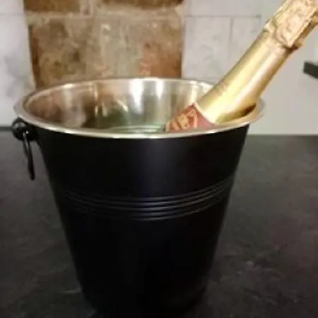 Daire Luxueux A Ambrieres-les-vallees - 85 M² Avec Jacuzzi